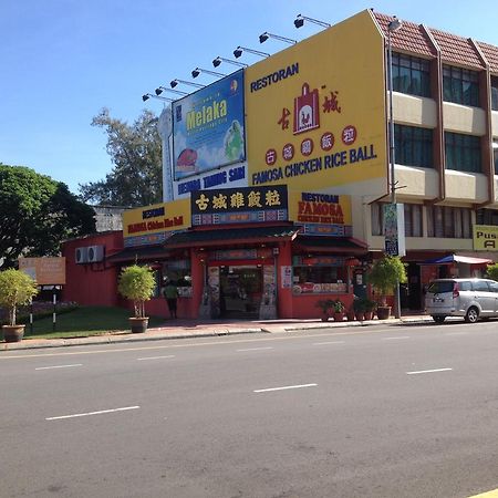 Famosa Homestay Malacca Екстериор снимка
